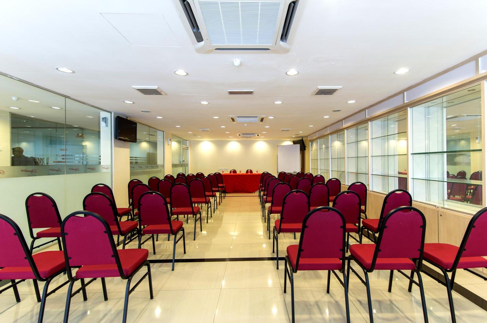 Signature Hotel Kl Sentral Kuala Lumpur Buitenkant foto